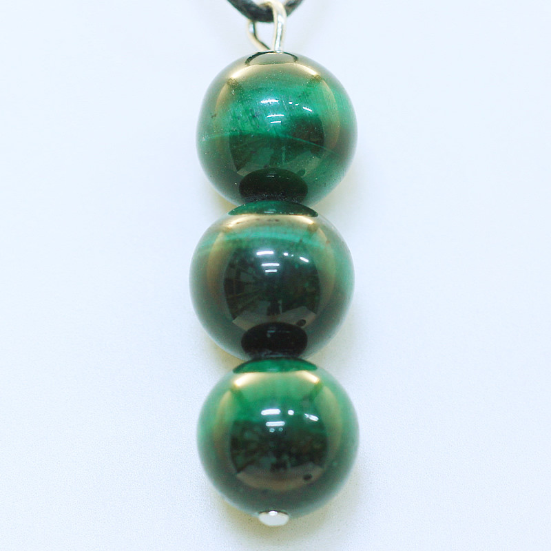 421106 - Подвеска три шарика 10 мм Канзаши зеленый